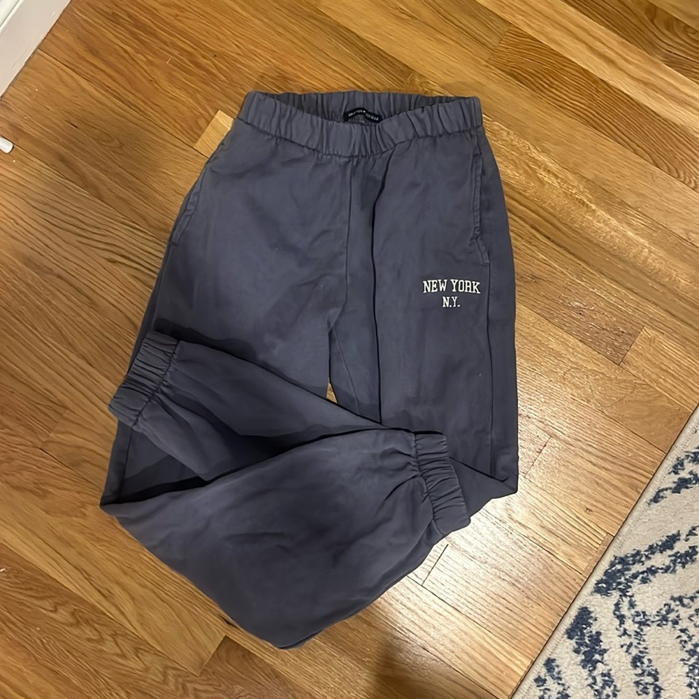 BRANDY MELVILLE SWEATPANTS